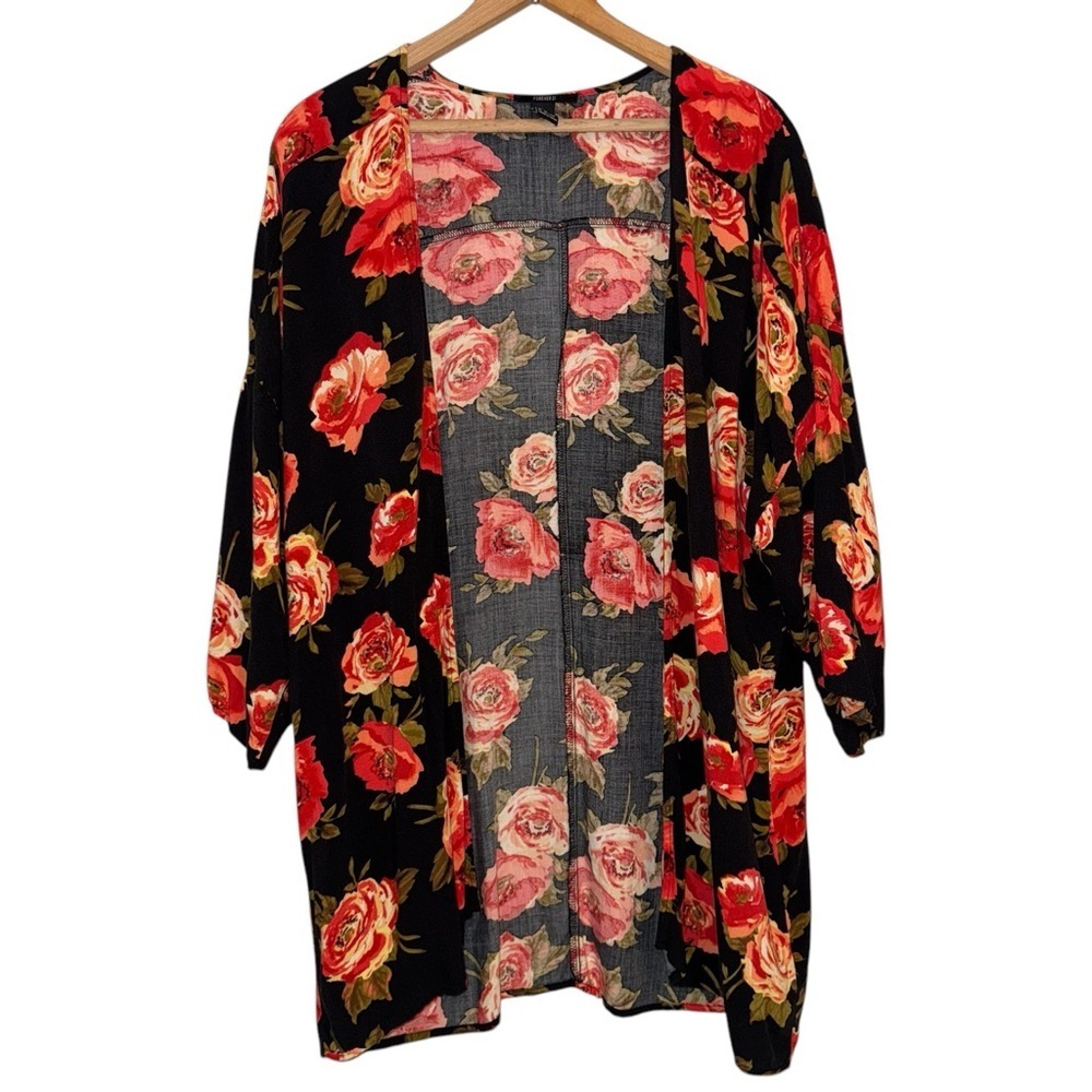 FOREVER 21 BLACK AND RED FLORAL KIMONO SIZE M
